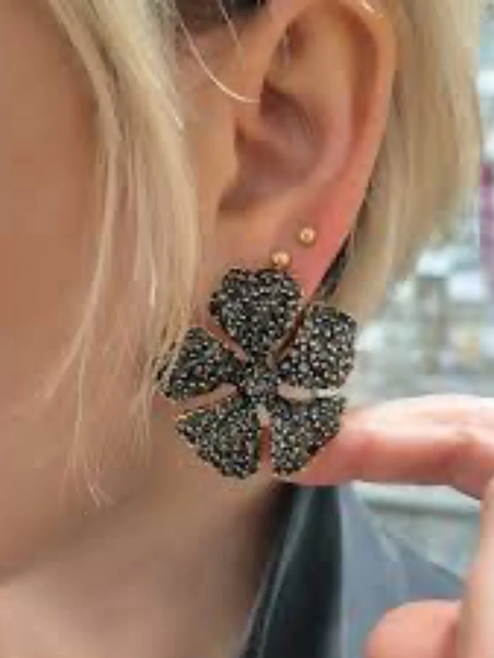 NWT Zara Black Rhinestone Flower Earrings